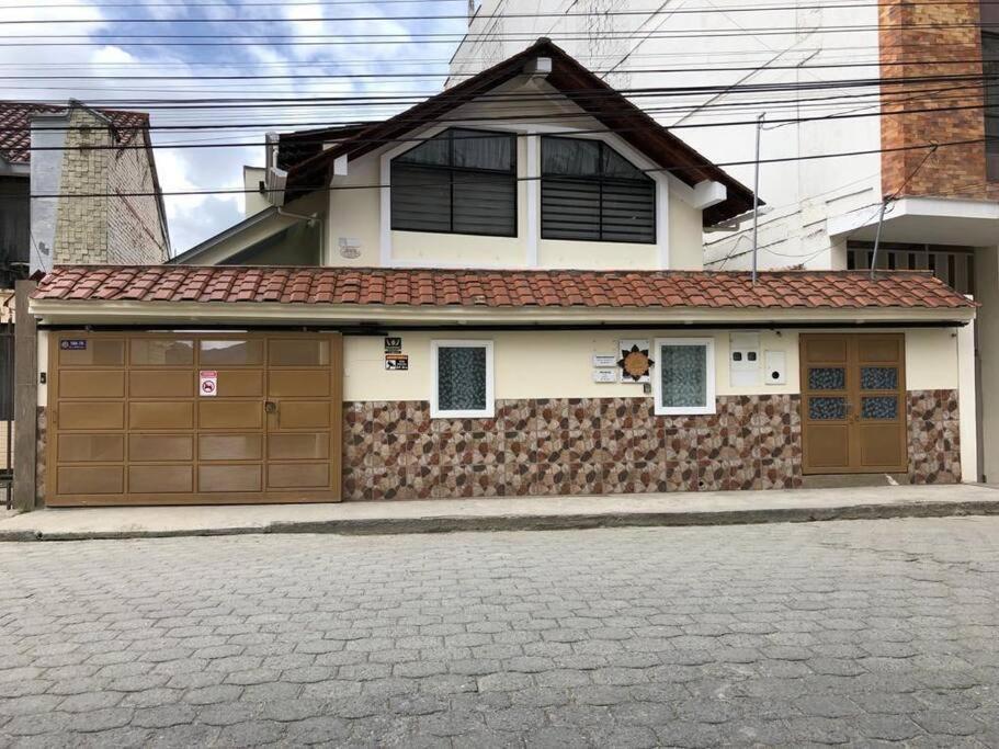 Suite Cerca Al Centro / Los Reyes / Facturamos Loja Exterior foto